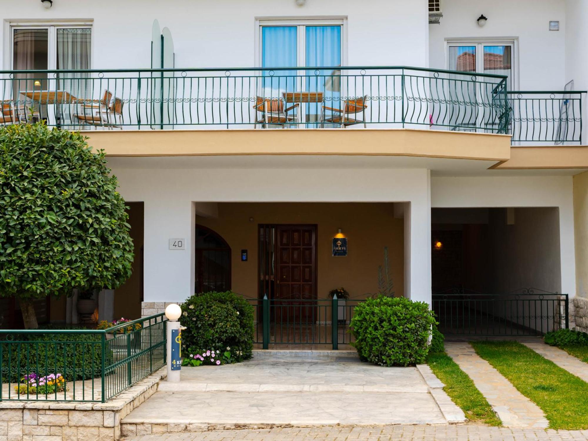 Апартаменты 4Keys House Superior Триполис Экстерьер фото